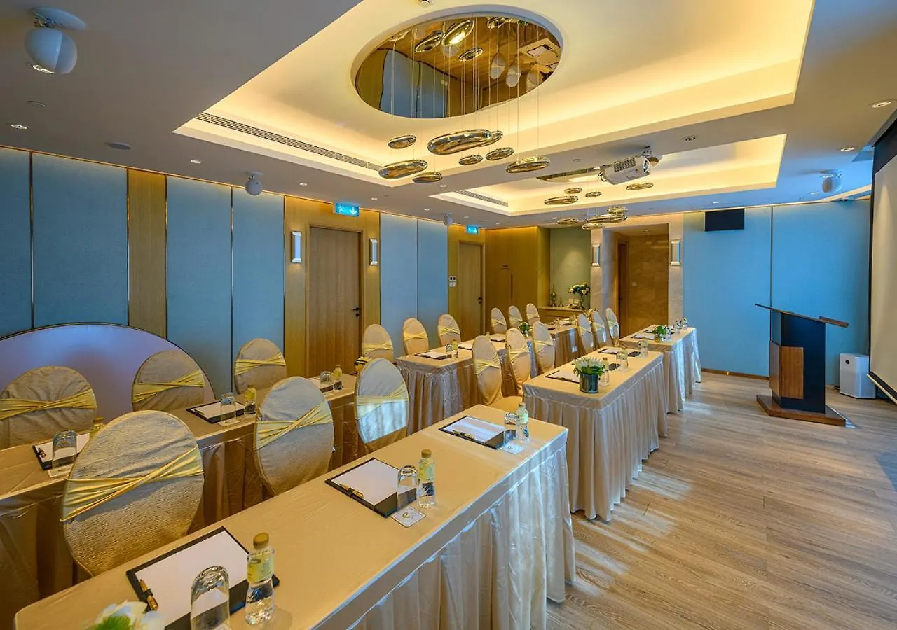 Grand Dragon Hotel Macau 4*,  China