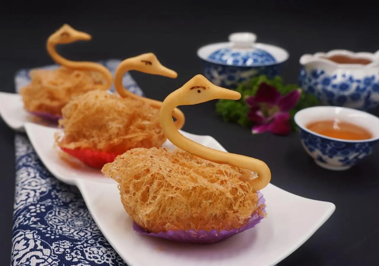 Grand Dragon Hotel Macau 4*,